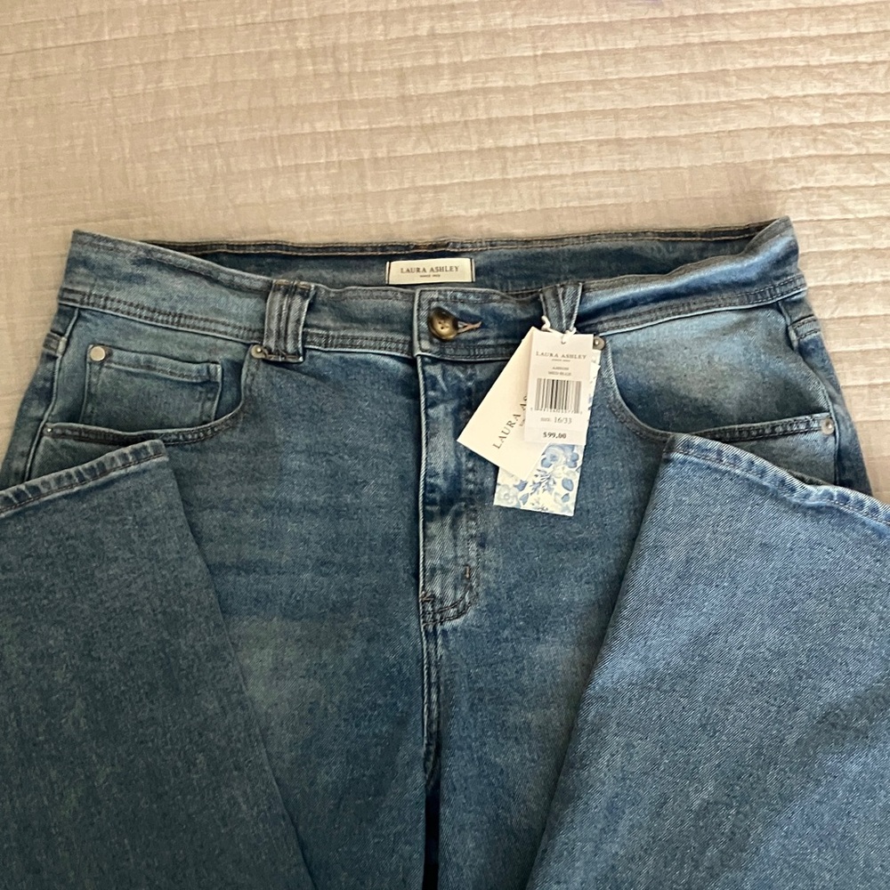 NWT Laura Ashley Vintage Wash Picadilly Wide Leg Jeans in Blue